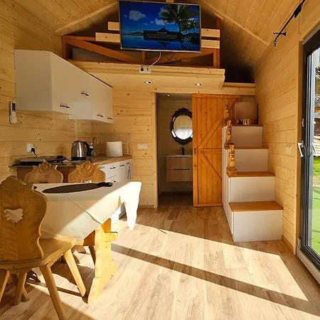 Air-conditioned With A Mountain View And A Private Garden